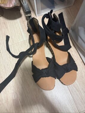 UGG Black Wrap-Around Knot Sandals with Tan Footbed
